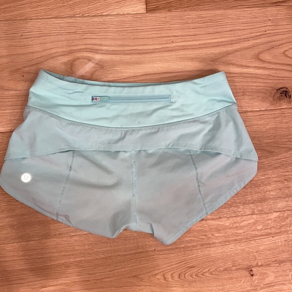 Lululemon athletic speed up short 2.5 inch - Picture 2 of 4